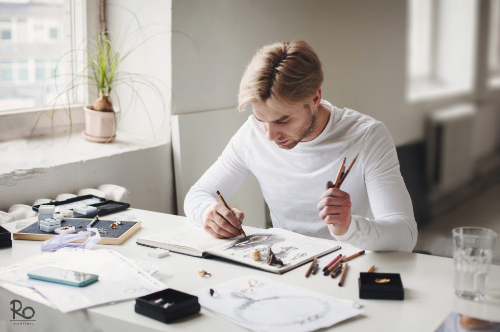 „Jie – „freelanceriai“. K. Černeckis: „Rinkdamiesi papuošalus, žmonės darosi drąsesni“